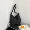 Túi xách vải phao Ulzzang unisex, đựng A4 & laptop, đeo vai/chéo, giá 64.5k 6
