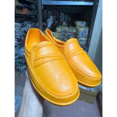 Ủng ngắn đi mưa size 38-43, đế cứng, thích hợp làm vườn & phượt - Giá chỉ 27.434₫