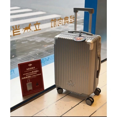 Vali ADIDAS Season 2.025 Ticker tự dán trắng size 20, ngăn laptop, cabin 2.19 triệu 2