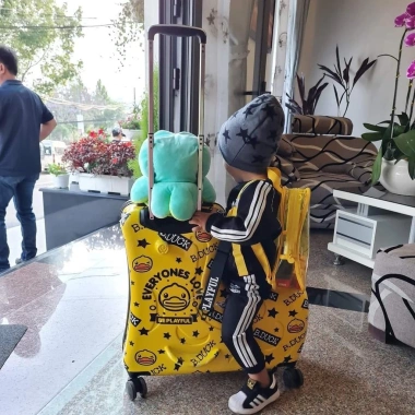 Vali kéo Vịt B.Duck chính hãng cho bé trai, bé gái - Size 20-24 inch, giảm giá