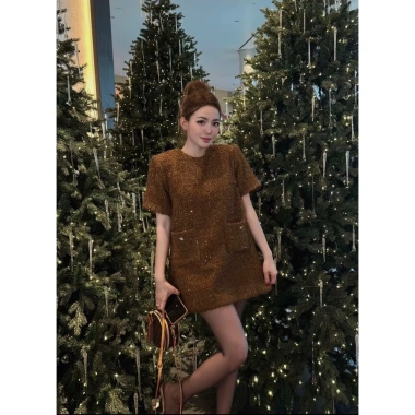 Váy babydoll dạ cộc tay suông cổ tròn kim sa đính khuy bạc sang chảnh độn 2 cầu vai 9 Váy babydoll dạ cộc tay suông cổ tròn kim sa đính khuy bạc sang chảnh độn 2 cầu vai 9