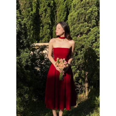 Váy nhung Renny dài cúp ngực, quàng cổ sang trọng, size lớn - Giá chỉ 600.000₫