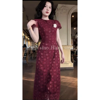 Váy ren xinh tay hến màu đỏ mận Tết – hoa cài tinh tế, giảm giá 480k 7