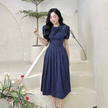 Váy thiết kế U&M nơ cổ lệch xếp li dài thanh lịch, bigsize, phù hợp tiệc Giáng Sinh, Tết - 332.800 7