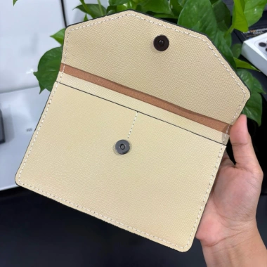 Ví Đựng Giấy Tờ Đăng Kiểm Xe Ô Tô Da Bò Epsom 13x18 Mẫu 02 Beige - 290.000 2 Ví Đựng Giấy Tờ Đăng Kiểm Xe Ô Tô Da Bò Epsom 13x18 Mẫu 02 Beige - 290.000 2
