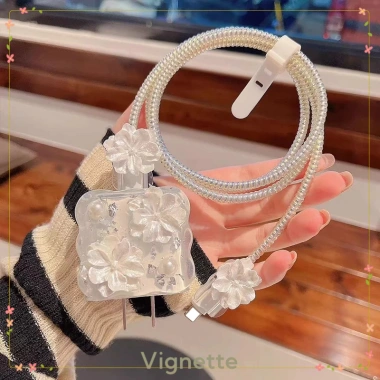 Vignette COD Phụ kiện bảo vệ cục sạc iPhone PD 20W Hình trái tim 3D bạc chống vỡ