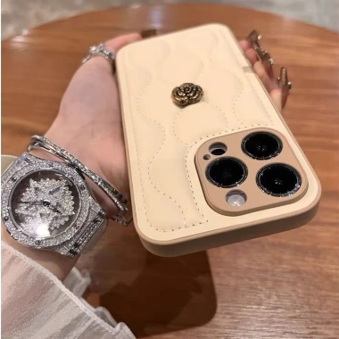 Vỏ điện thoại gợn sóng nước kim loại 3D Camellia Brown Down cho iPhone 17/16/15 Pro Max - mềm, xinh cho bé gái