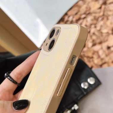 Vỏ điện thoại gợn sóng nước kim loại 3D Camellia Brown Down cho iPhone 17/16/15 Pro Max - mềm, xinh cho bé gái