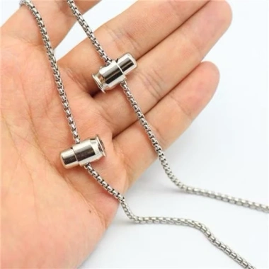Vòng cổ choker dài mặt tam giác ngược khắc chữ - Phụ kiện cưới, đeo cổ, bo eo 29.999₫