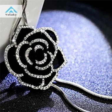 Vòng cổ dài mặt hoa hồng đen đính đá pha lê thời trang nữ chỉ 51.800₫ 3
