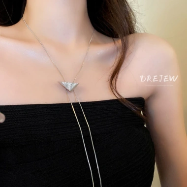 Vòng cổ DREJEW kim cương tam giác đơn giản, nhẹ nhàng, cá tính phong cách Âu Mỹ, không dị ứng, giá chỉ 62.310₫ 3 Vòng cổ DREJEW kim cương tam giác đơn giản, nhẹ nhàng, cá tính phong cách Âu Mỹ, không dị ứng, giá chỉ 62.310₫ 3