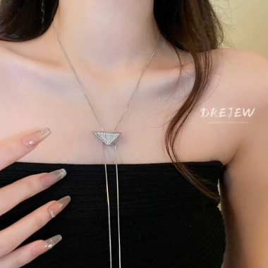 Vòng cổ DREJEW kim cương tam giác đơn giản, nhẹ nhàng, cá tính phong cách Âu Mỹ, không dị ứng, giá chỉ 62.310₫