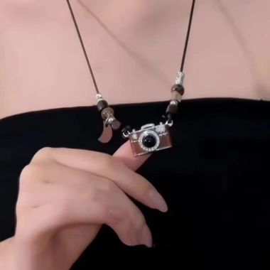 Vòng Cổ Máy Ảnh Nâu ROSES Dây Chuyền Nữ Retro Điều Chỉnh Kích Thước VCMA 29.960₫