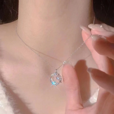Vòng cổ Ngôi Sao Mặt Trăng cho bé gái - thiết kế sang trọng, ánh sáng lung linh, quà sinh nhật hoàn hảo