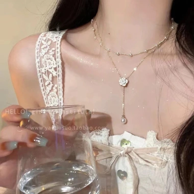 Vòng cổ nữ hai lớp hoa trà đính ngọc màu vàng cá tính – Giảm giá còn 16.879₫ 2 Vòng cổ nữ hai lớp hoa trà đính ngọc màu vàng cá tính – Giảm giá còn 16.879₫ 2
