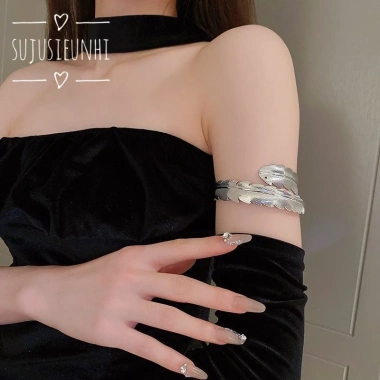 Vòng đeo bắp tay phong cách bohemian mông cổ - Giá chỉ 26.000 VND, giảm mạnh