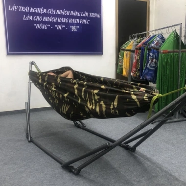 Võng dù 2 lớp màu rằn ri kèm dây dù 2m và túi đựng - Giá ưu đãi 168.571 VND 3 Võng dù 2 lớp màu rằn ri kèm dây dù 2m và túi đựng - Giá ưu đãi 168.571 VND 3