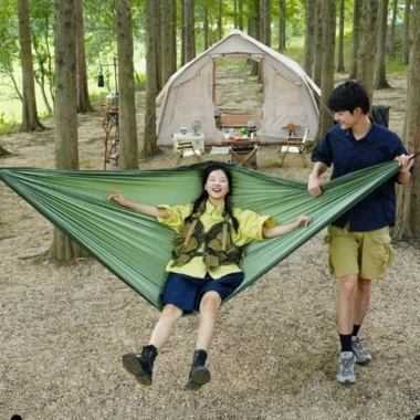 Võng du lịch camping dã ngoại Polyester 270x140cm, thoáng mát, kèm móc dây túi gập gọn chỉ 188.000₫