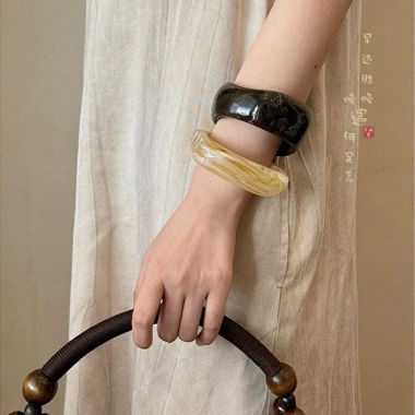 Vòng tay acrylic acetate phong cách cổ điển cá tính - Rosie Acessories Giá 39.800₫