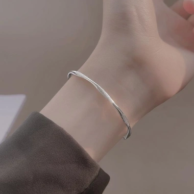 Vòng Tay Đôi You & Me Titanium Không Gỉ Quà Valentine 85k cho Bạn Thân