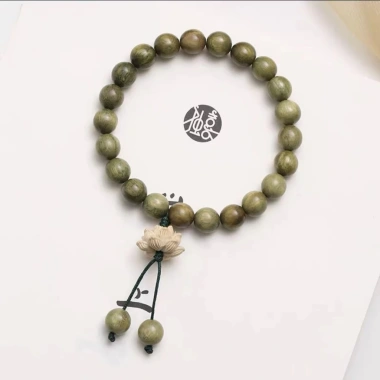 Vòng tay gỗ đàn hương xanh hoạt tiết Hoa Sen thanh lịch 8mm Giá 50.000 VNĐ 10 Vòng tay gỗ đàn hương xanh hoạt tiết Hoa Sen thanh lịch 8mm Giá 50.000 VNĐ 10