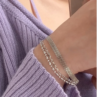 Vòng tay nữ thép titan không phai màu, dây đeo vàng bện cổ điển, giao nhanh 1 ngày, giá chỉ 51.000₫