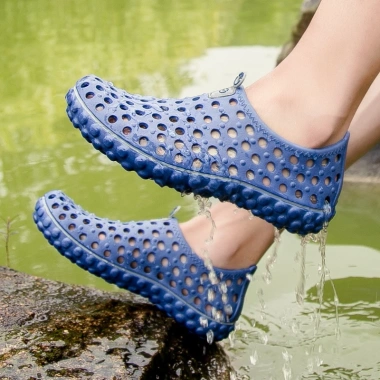 Xăng đan cao su đi biển đục lỗ thoáng khí, chống trượt, nam size 39-44 - 128.917₫