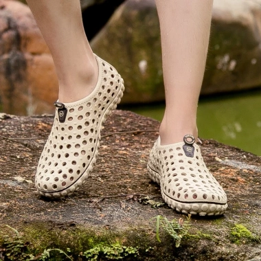 Xăng đan cao su đi biển đục lỗ thoáng khí, chống trượt, nam size 39-44 - 128.917₫