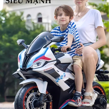 Xe máy điện cho bé 137cm, bánh xe phụ, đèn nhạc, người lớn ngồi được, giá 2.999.000