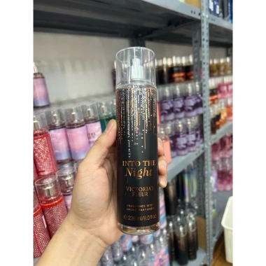 Xịt Thơm Body YaPa Hương Phấn Sang Trọng 250ml - Giá chỉ 52.900₫, giảm 14.283₫ 9 Xịt Thơm Body YaPa Hương Phấn Sang Trọng 250ml - Giá chỉ 52.900₫, giảm 14.283₫ 9