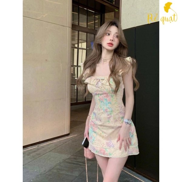 Không ngờ một chiếc váy ngắn không tay họa tiết hoa nhí kiểu Pháp lại mang lại cảm giác tự tin suốt cả ngày - Ảnh 1 Không ngờ một chiếc váy ngắn không tay họa tiết hoa nhí kiểu Pháp lại mang lại cảm giác tự tin suốt cả ngày - Ảnh 1