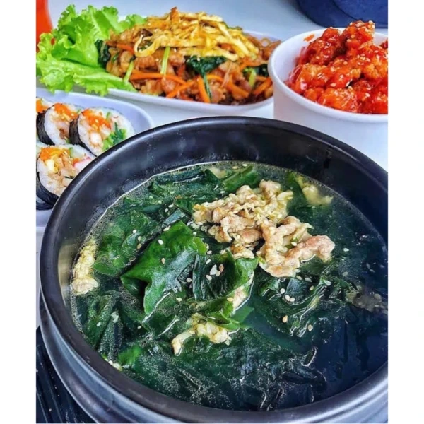 Làm thế nào để chọn và sử dụng rong biển nấu canh đúng cách mà không bị tanh?