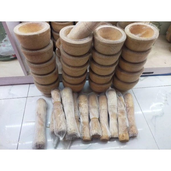 Sau một tháng dùng cối chày gỗ, người nội trợ bất ngờ nhận ra việc bảo quản lại tốn công hơn dự đoán