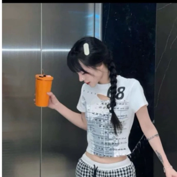 Áo croptop nữ không bong tróc: sự thật chỉ lộ ra sau tuần đầu sử dụng - Ảnh 3 Áo croptop nữ không bong tróc: sự thật chỉ lộ ra sau tuần đầu sử dụng - Ảnh 3