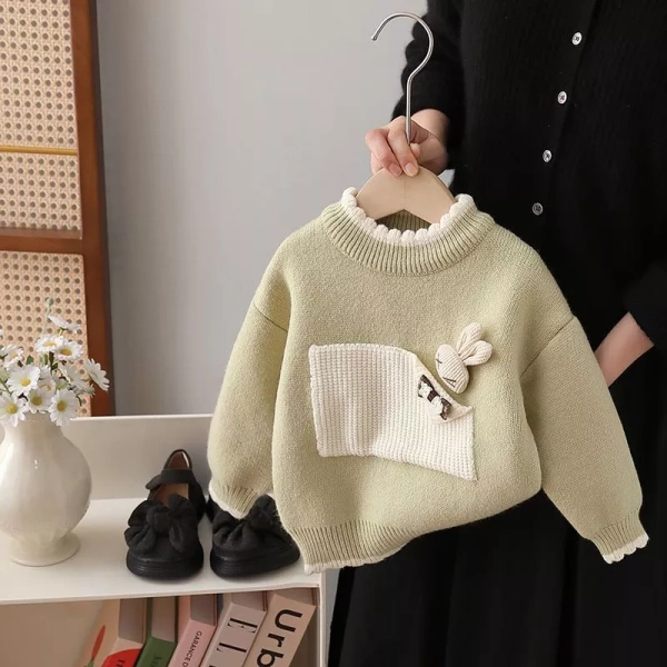 Đối với các bà mẹ đang tìm kiếm một mẫu áo len dày, ấm áp, vừa thời trang và chất lượng, Áo Len Bé Gái Lông Cừu Một Mảnh Lông Cừu Dày Ấm Cổ Tròn Đáy Áo Sơ Mi Hoạt Hình Thời Trang Dệt Kim Quần Áo Mùa Đông là một lựa chọn đáng cân nhắc. (Ảnh 5)