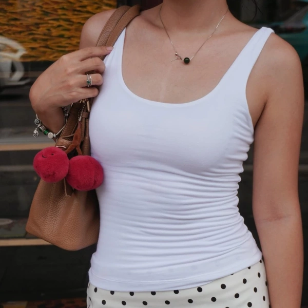 Áo thun cổ u cotton siêu mịn: Khi cảm giác mềm mại vượt qua mọi kỳ vọng ban đầu - Ảnh 1