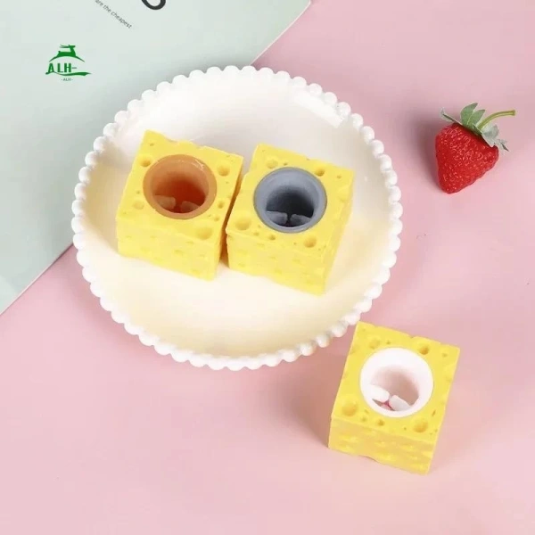 Để quyết định mua chuột ép phô mai hay các sản phẩm tương tự, người dùng thường so sánh nó với các giải pháp như stress ball, puzzle mini, hoặc các thiết bị công nghệ như fidget spinner. (Ảnh 4) Để quyết định mua chuột ép phô mai hay các sản phẩm tương tự, người dùng thường so sánh nó với các giải pháp như stress ball, puzzle mini, hoặc các thiết bị công nghệ như fidget spinner. (Ảnh 4)