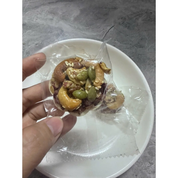 Với xu hướng giảm lượng đường trong khẩu phần ăn, bánh hoa mai nhẹ nhàng, ít ngọt là lựa chọn lý tưởng. (Ảnh 5)