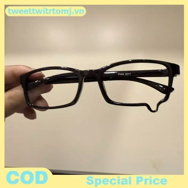 Trong quá trình chụp ảnh hoặc trình diễn, cosplayer thường phải đứng dưới ánh sáng flash mạnh, hoặc trong môi trường có khói, bụi và các hiệu ứng đặc biệt. (Ảnh 2)