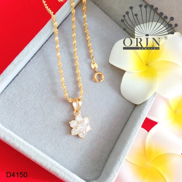 Bền màu suốt ngày, dây chuyền xoắn hoa mai 6 cánh đính đá khiến người mặc bất ngờ về độ bền thực sự - Ảnh 1 Bền màu suốt ngày, dây chuyền xoắn hoa mai 6 cánh đính đá khiến người mặc bất ngờ về độ bền thực sự - Ảnh 1