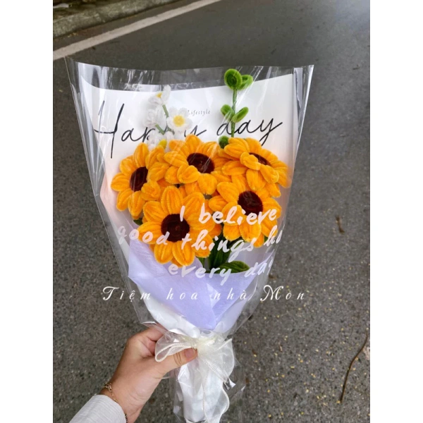 Bó hoa hướng dương kẽm nhung: khi vẻ đẹp bền lâu gặp thực tế của không gian gia đình - Ảnh 1 Bó hoa hướng dương kẽm nhung: khi vẻ đẹp bền lâu gặp thực tế của không gian gia đình - Ảnh 1