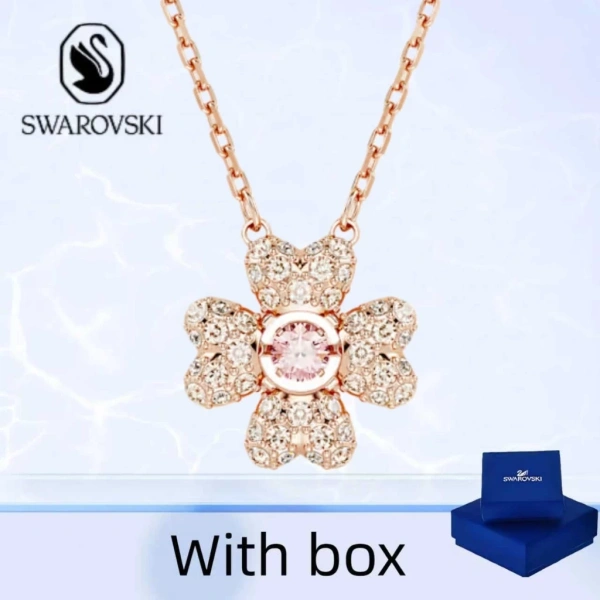 Cảm nhận khi màu vàng hồng trên vòng cổ bạc cùng mặt dây chuyền cỏ ba lá không còn rực rỡ như lần đầu nhìn. - Ảnh 1 Cảm nhận khi màu vàng hồng trên vòng cổ bạc cùng mặt dây chuyền cỏ ba lá không còn rực rỡ như lần đầu nhìn. - Ảnh 1