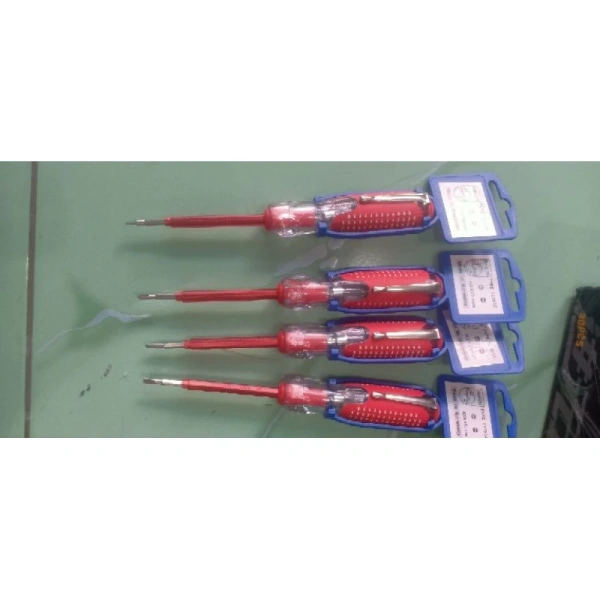 Đèn xanh bất ngờ của bút thử điện khiến người dùng nhận ra rằng không phải mọi ổ cắm đều an toàn - Ảnh 1