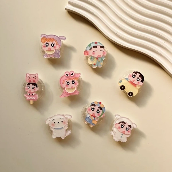 Giá đỡ popsocket được thiết kế với một miếng đệm dẻo có thể bám dính vào mặt sau của điện thoại, tạo thành một “tay cầm” tiện lợi. (Ảnh 3)