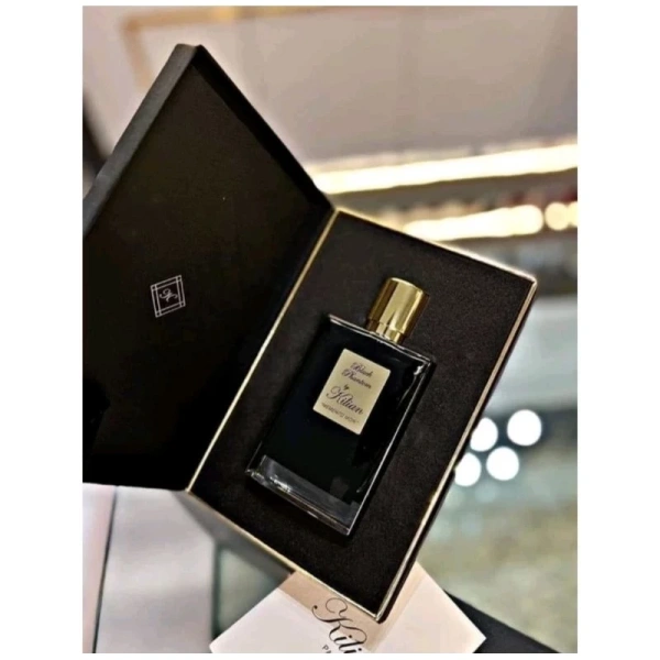 Hiện nay, thị trường nước hoa unisex có rất nhiều lựa chọn hứa hẹn “bám” mùi suốt 24 giờ. (Ảnh 3)