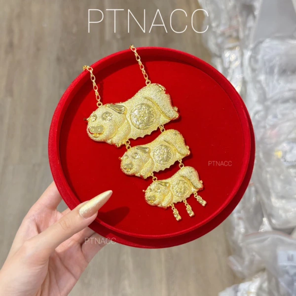 Vàng 24k, hay còn gọi là vàng nguyên chất, chứa tới 99,9% vàng trong thành phần. (Ảnh 2)