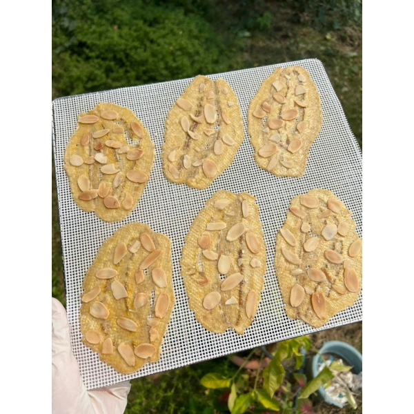 Dưới đây là những lời khuyên thực tế giúp bạn khai thác tối đa giá trị dinh dưỡng và năng lượng từ snack giòn không đường, đồng thời duy trì thói quen ăn uống lành mạnh. (Ảnh 5)