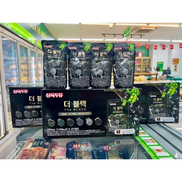 Sữa hạt được làm từ việc nghiền, ngâm và lọc các hạt ngũ cốc hay hạt cây. (Ảnh 2) Sữa hạt được làm từ việc nghiền, ngâm và lọc các hạt ngũ cốc hay hạt cây. (Ảnh 2)
