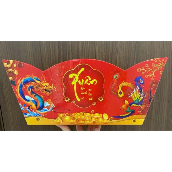 Đa số khay thuyền có thiết kế dạng “đồ thuyền” – một thân chính với các khoang nhỏ ở phía dưới. (Ảnh 2)