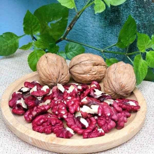 Không giống như trái cây tươi hoặc rau xanh, lương khô óc chó chứa lượng calo cao do nồng độ chất béo dày đặc. (Ảnh 2)